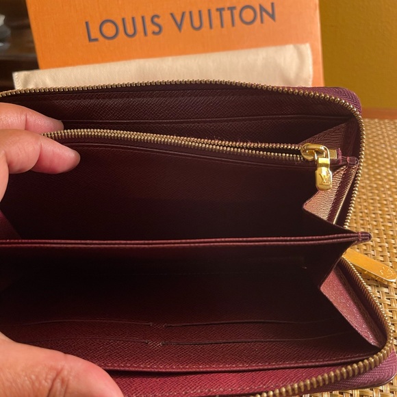 Authentic LV Limited Edition Zippy Wallet - Picture 12 of 15
